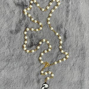 EL NIÑO BLANCO Y DORADO