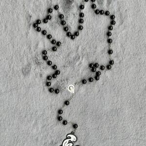 EL NIÑO NEGRO Y PLATEADO